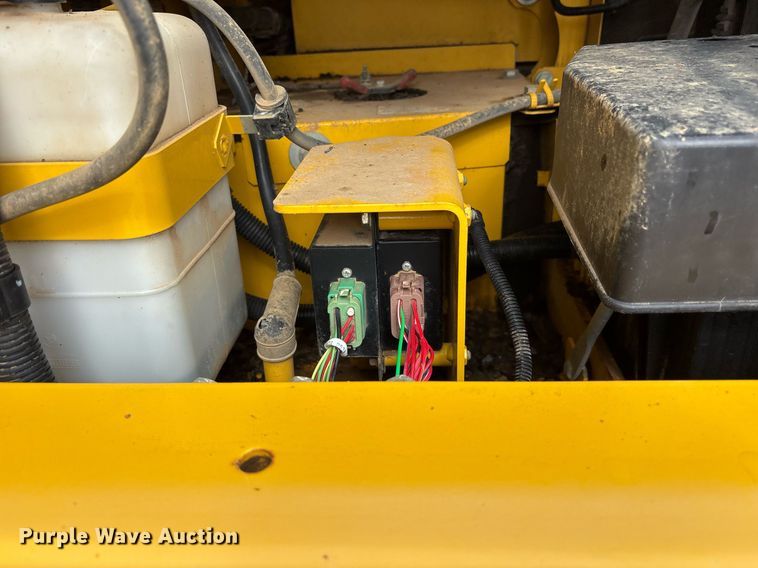 image for item OB9685 2016 Komatsu PC240LC-11 excavator