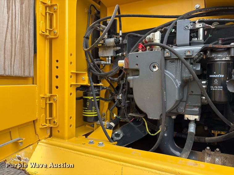 image for item OB9685 2016 Komatsu PC240LC-11 excavator