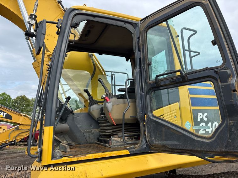 image for item OB9685 2016 Komatsu PC240LC-11 excavator