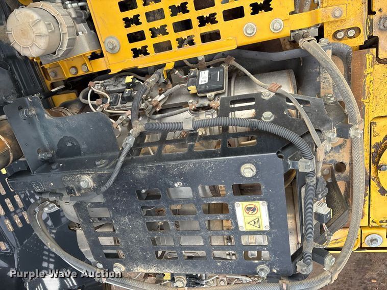 image for item OB9685 2016 Komatsu PC240LC-11 excavator