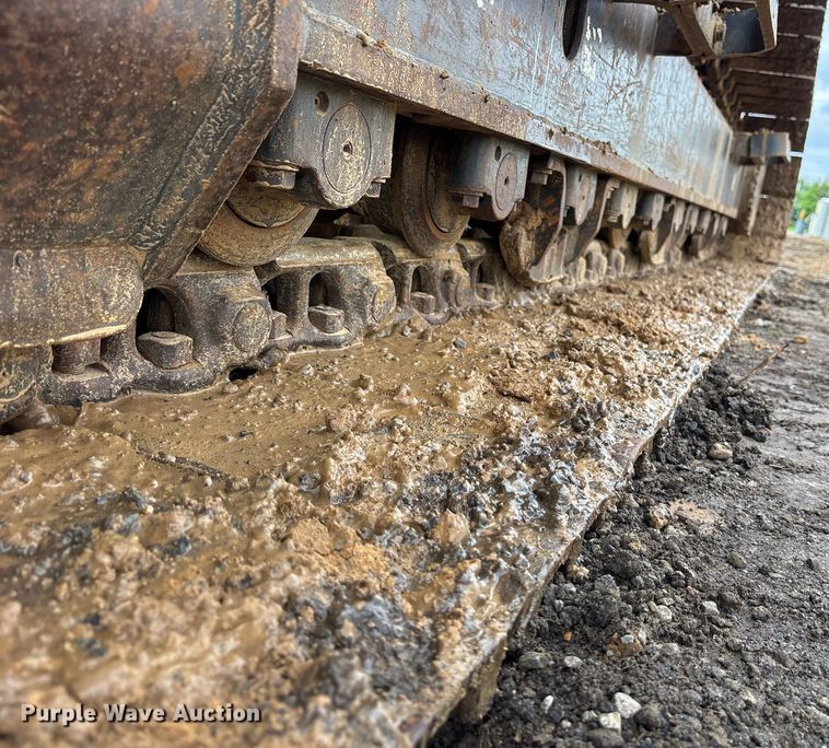 image for item OB9685 2016 Komatsu PC240LC-11 excavator