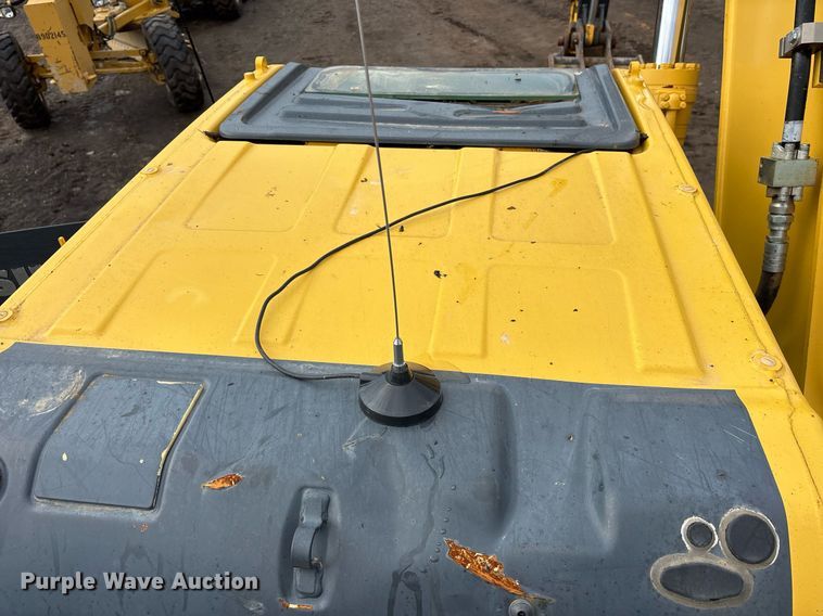 image for item OB9685 2016 Komatsu PC240LC-11 excavator