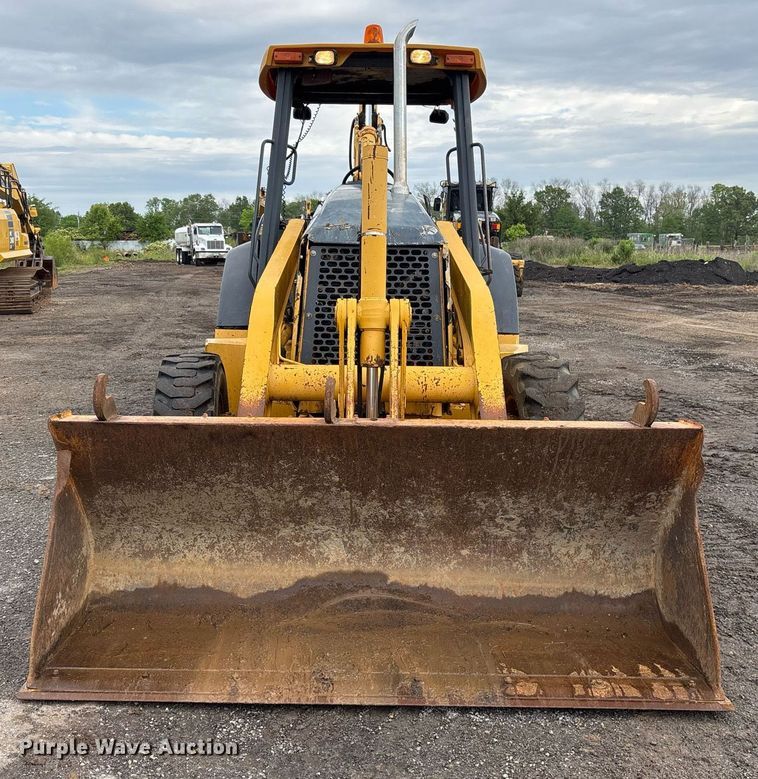 image for item OB9686 2003 John Deere 310SG backhoe