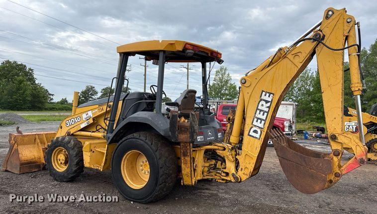 image for item OB9686 2003 John Deere 310SG backhoe