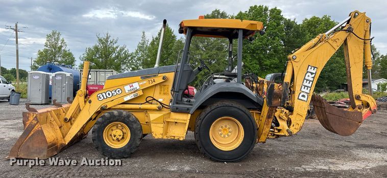 image for item OB9686 2003 John Deere 310SG backhoe