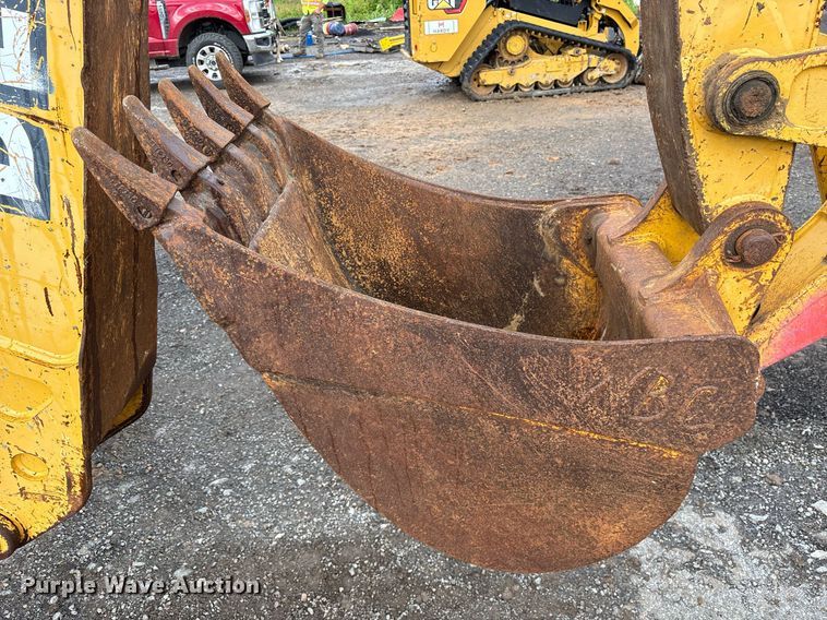 image for item OB9686 2003 John Deere 310SG backhoe