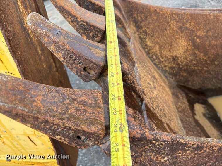 image for item OB9686 2003 John Deere 310SG backhoe