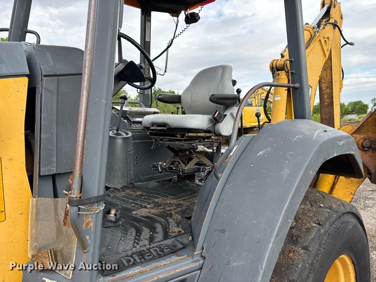 image for item OB9686 2003 John Deere 310SG backhoe