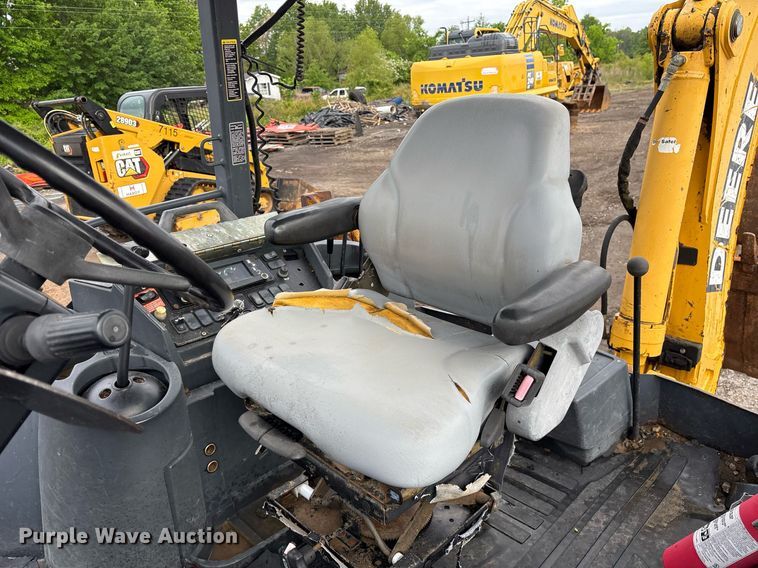 image for item OB9686 2003 John Deere 310SG backhoe