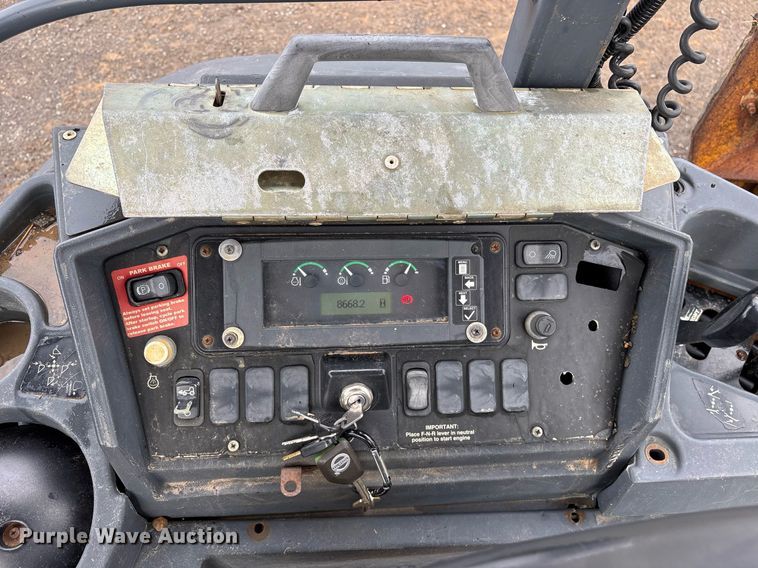 image for item OB9686 2003 John Deere 310SG backhoe