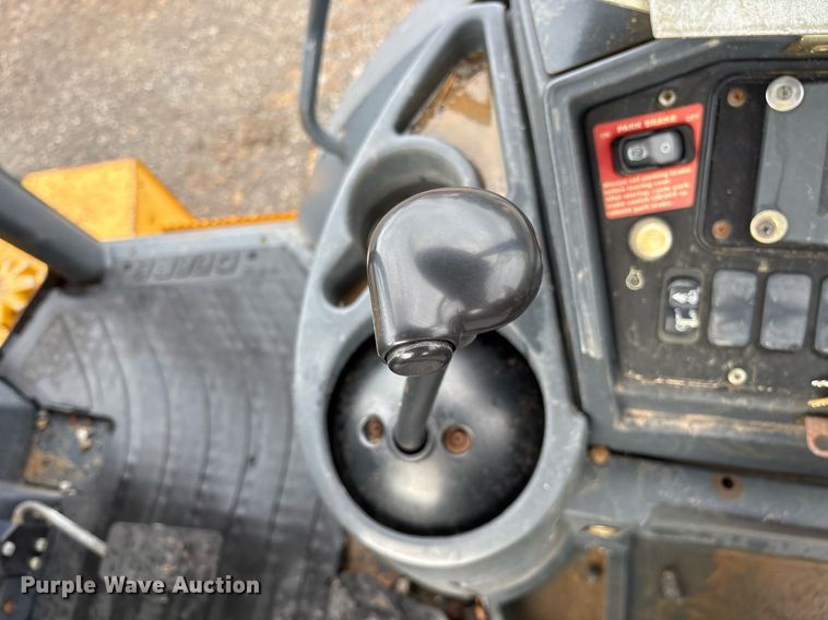 image for item OB9686 2003 John Deere 310SG backhoe