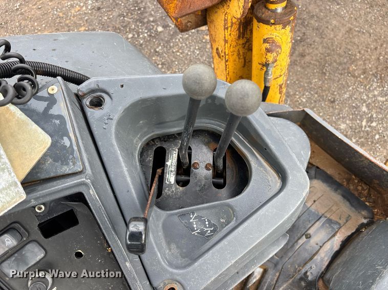 image for item OB9686 2003 John Deere 310SG backhoe