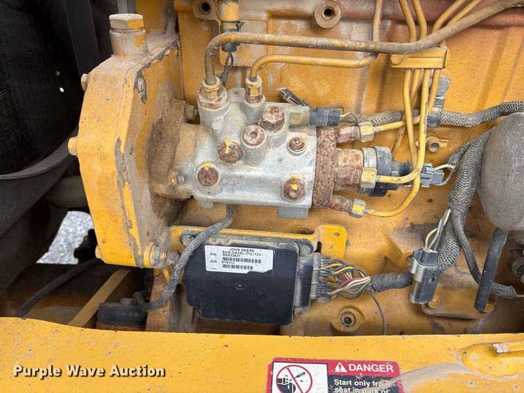 image for item OB9686 2003 John Deere 310SG backhoe