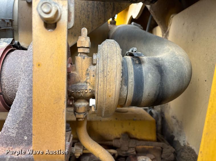 image for item OB9686 2003 John Deere 310SG backhoe