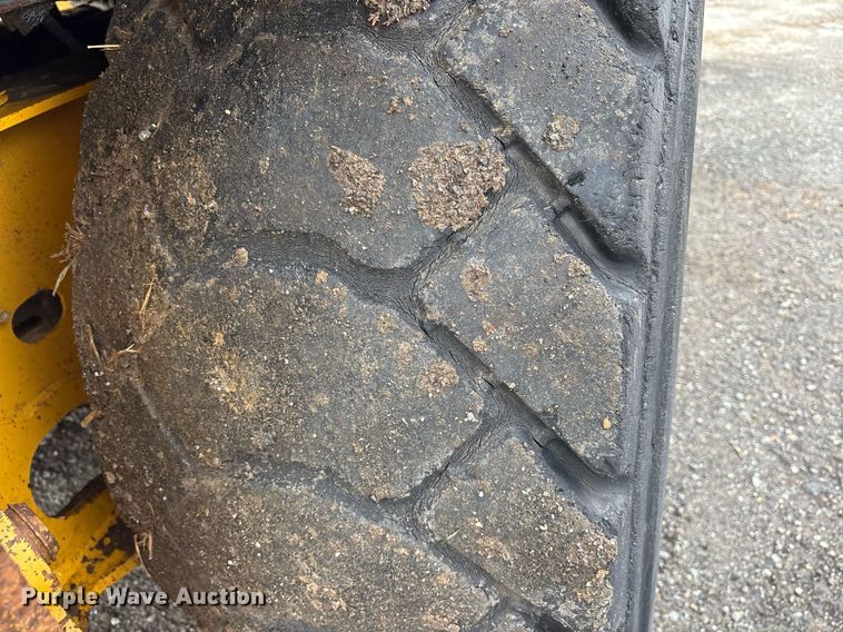 image for item OB9686 2003 John Deere 310SG backhoe