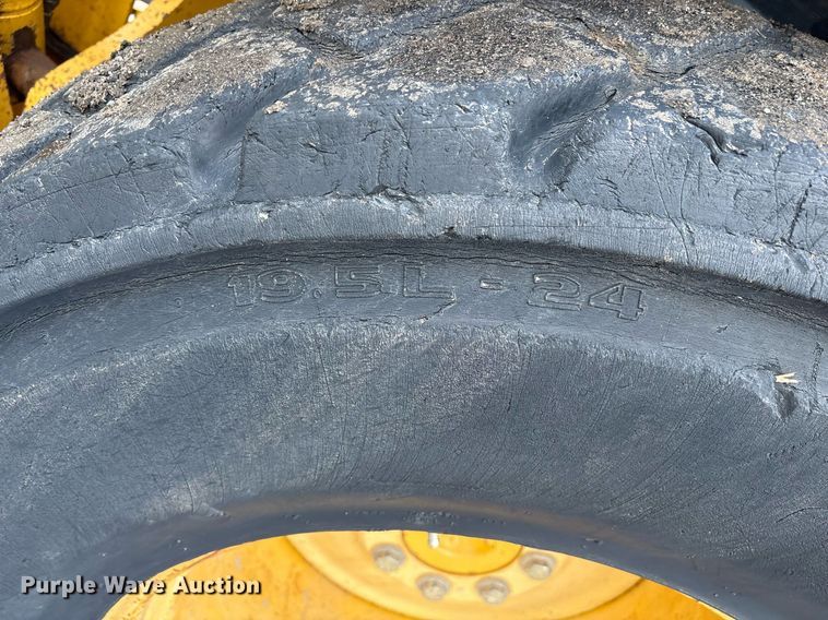 image for item OB9686 2003 John Deere 310SG backhoe