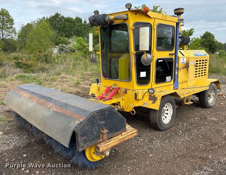 2014 Superior Broom SM80J broom in Humphrey, AR | Item