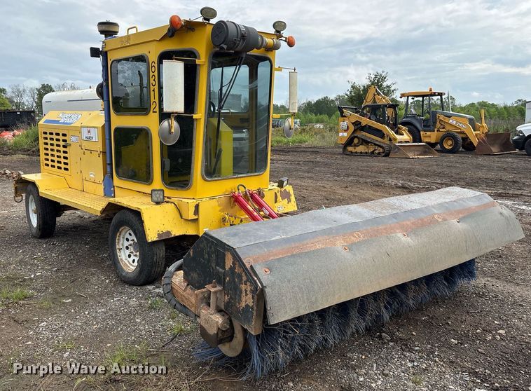 image for item OB9687 2014 Superior Broom SM80J broom