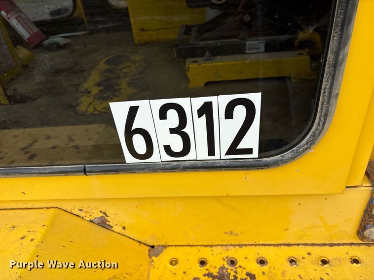 image for item OB9687 2014 Superior Broom SM80J broom