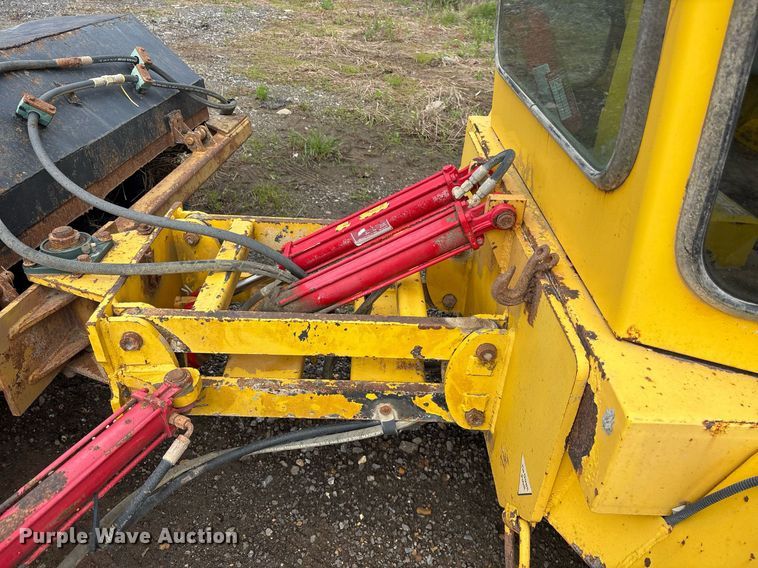 image for item OB9687 2014 Superior Broom SM80J broom