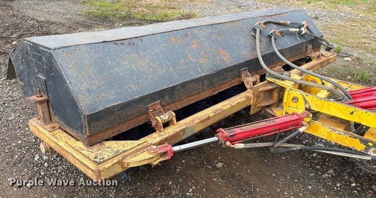 image for item OB9687 2014 Superior Broom SM80J broom