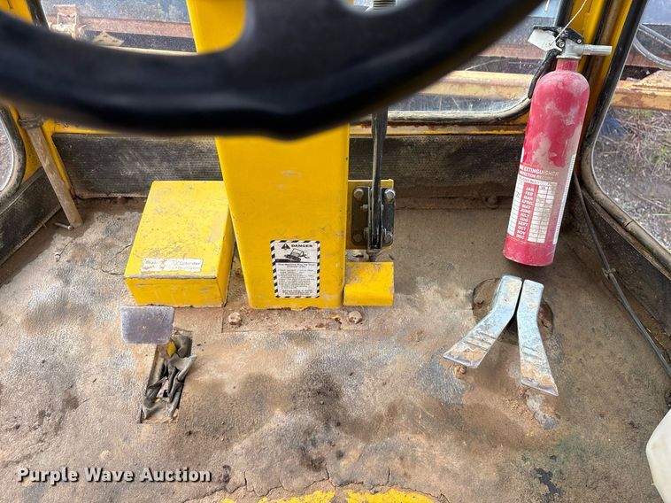 image for item OB9687 2014 Superior Broom SM80J broom