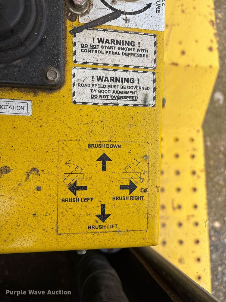 image for item OB9687 2014 Superior Broom SM80J broom