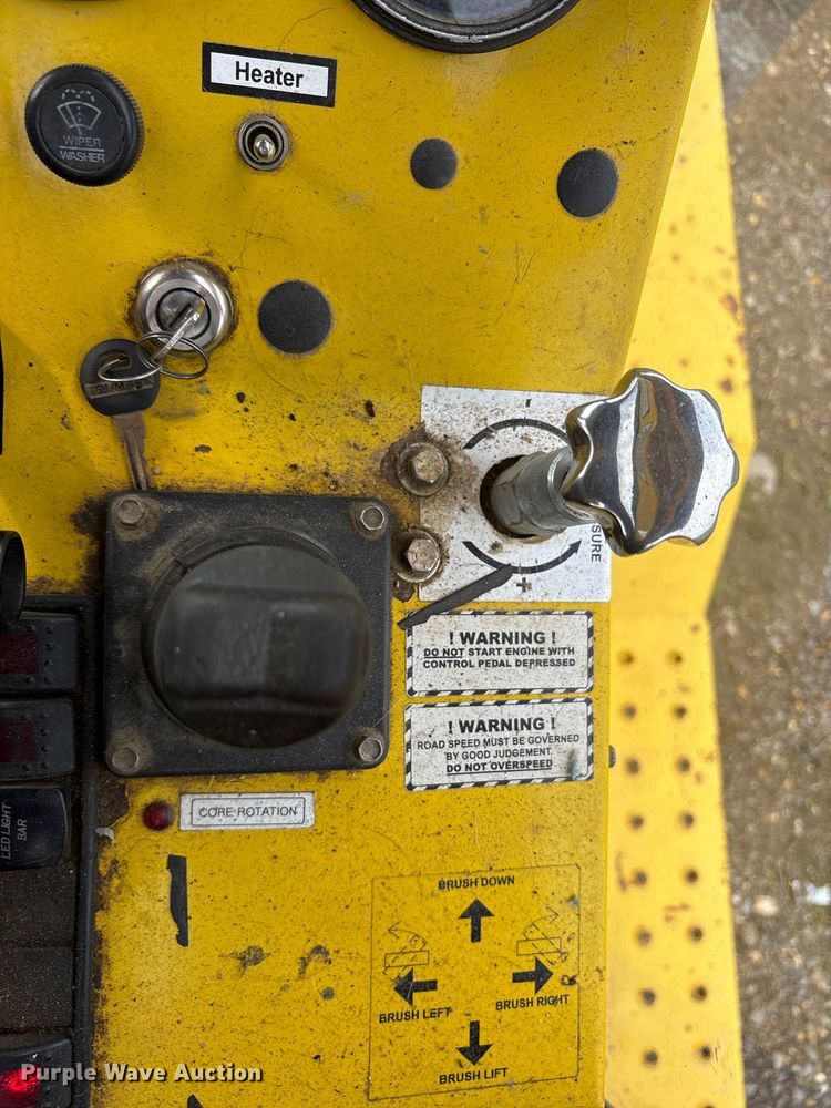 image for item OB9687 2014 Superior Broom SM80J broom