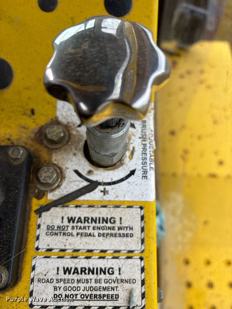 image for item OB9687 2014 Superior Broom SM80J broom