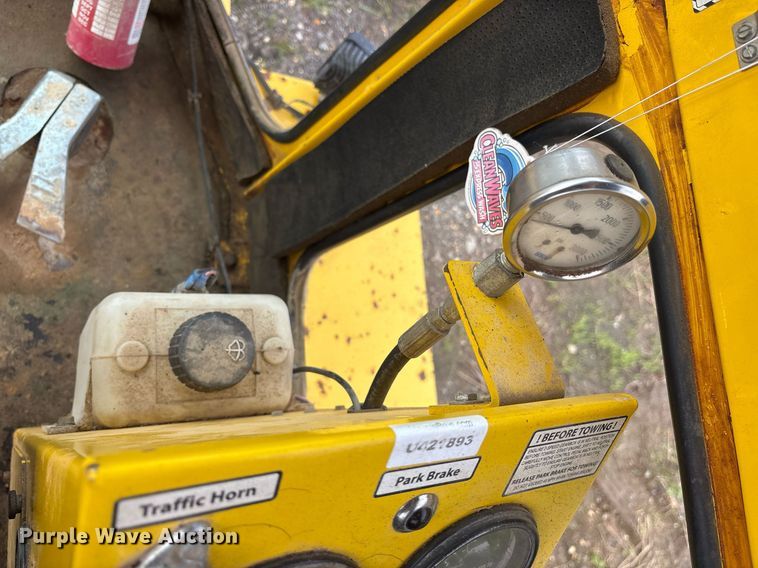 image for item OB9687 2014 Superior Broom SM80J broom