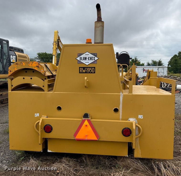 image for item OB9688 1994 Blaw-Knox RW-195D road widener