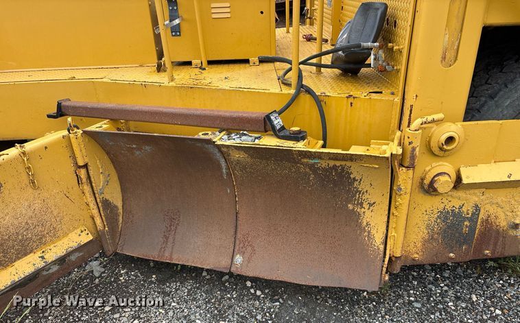 image for item OB9688 1994 Blaw-Knox RW-195D road widener