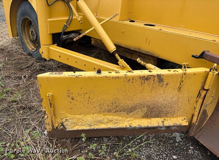 image for item OB9688 1994 Blaw-Knox RW-195D road widener