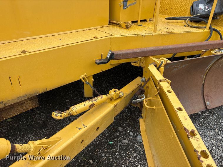 image for item OB9688 1994 Blaw-Knox RW-195D road widener