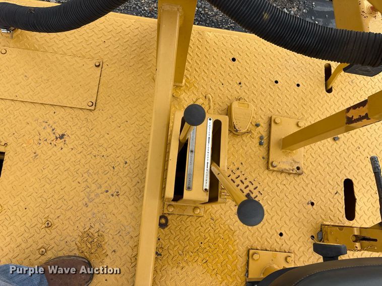 image for item OB9688 1994 Blaw-Knox RW-195D road widener