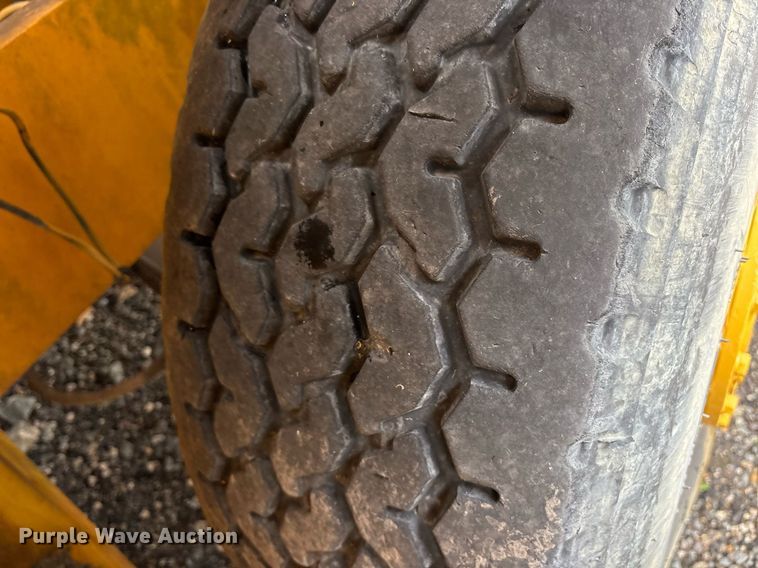 image for item OB9688 1994 Blaw-Knox RW-195D road widener