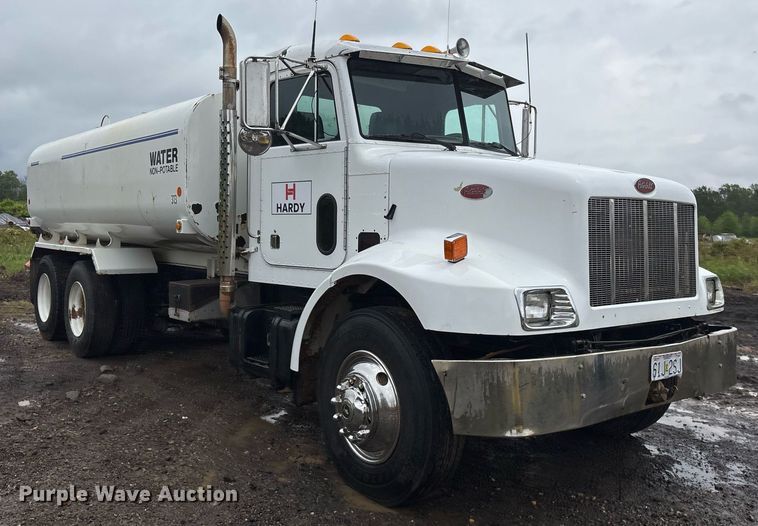 image for item OB9689 2001 Peterbilt 330 water truck