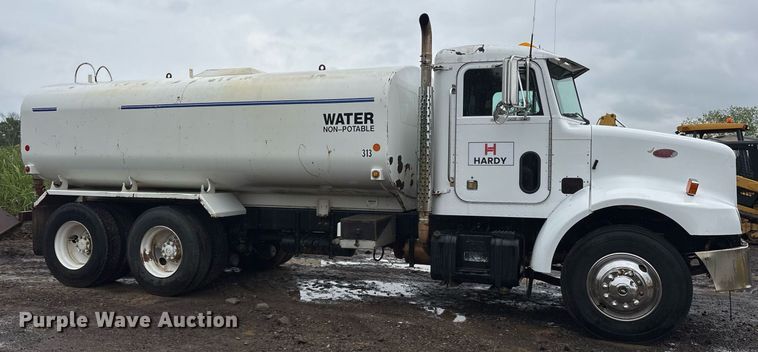 image for item OB9689 2001 Peterbilt 330 water truck