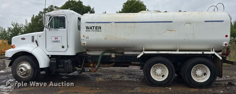 image for item OB9689 2001 Peterbilt 330 water truck