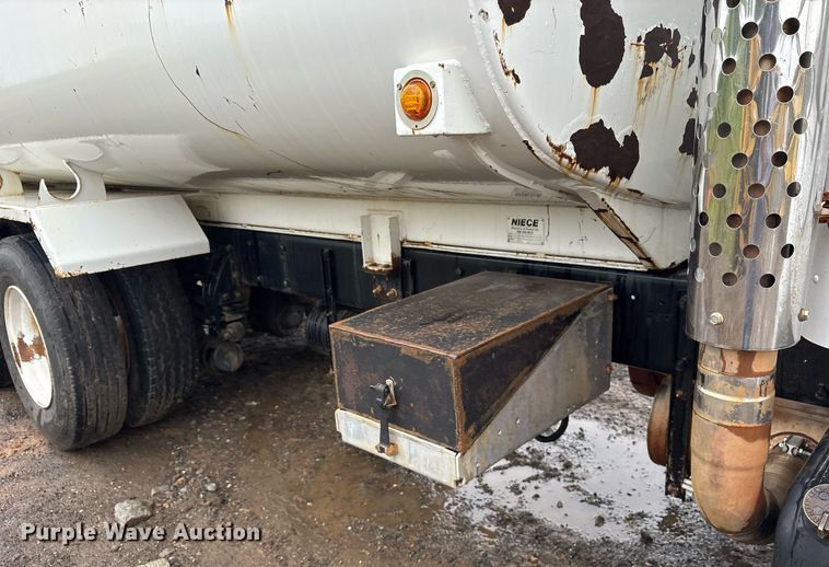 image for item OB9689 2001 Peterbilt 330 water truck