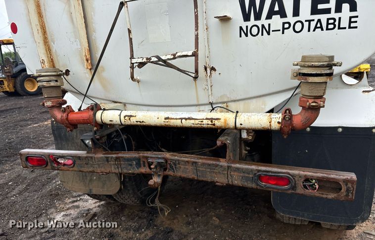 image for item OB9689 2001 Peterbilt 330 water truck