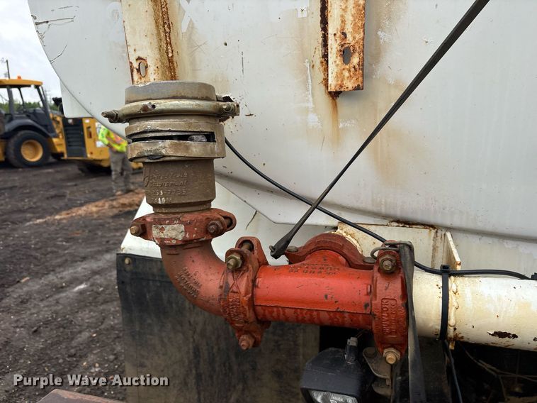 image for item OB9689 2001 Peterbilt 330 water truck
