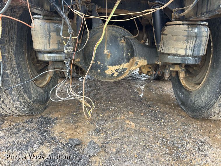 image for item OB9689 2001 Peterbilt 330 water truck