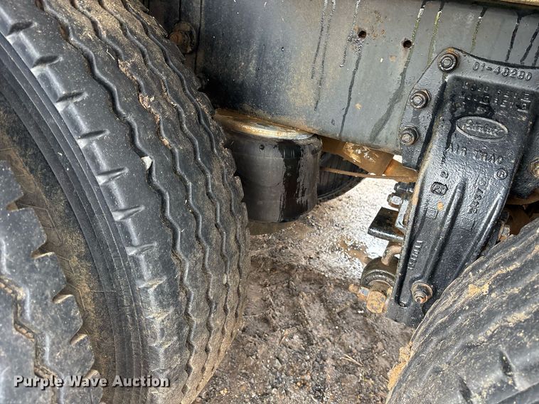 image for item OB9689 2001 Peterbilt 330 water truck