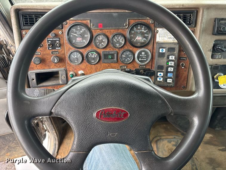 image for item OB9689 2001 Peterbilt 330 water truck