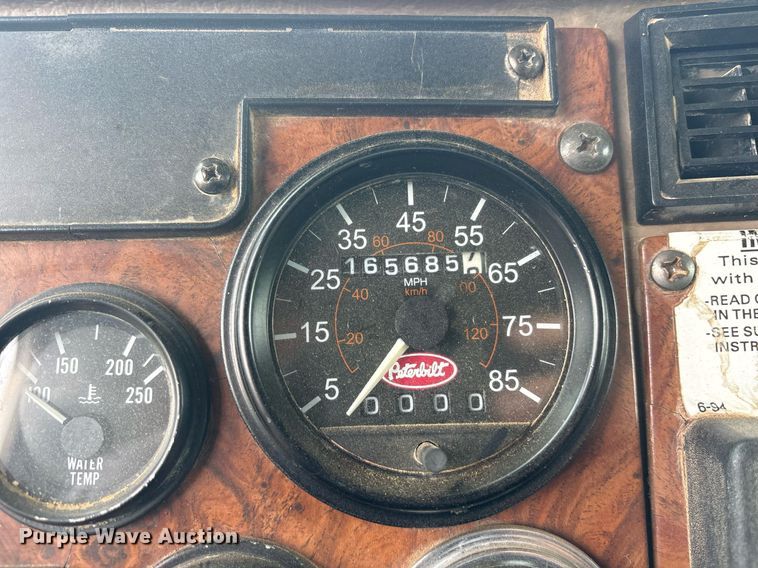 image for item OB9689 2001 Peterbilt 330 water truck