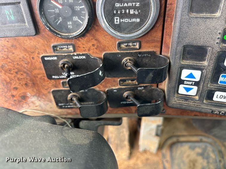 image for item OB9689 2001 Peterbilt 330 water truck