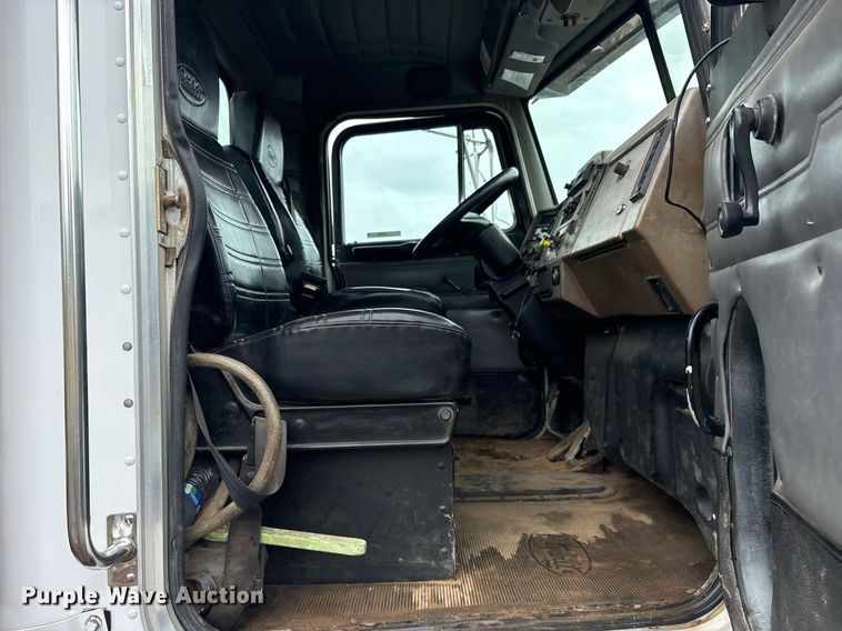 image for item OB9689 2001 Peterbilt 330 water truck