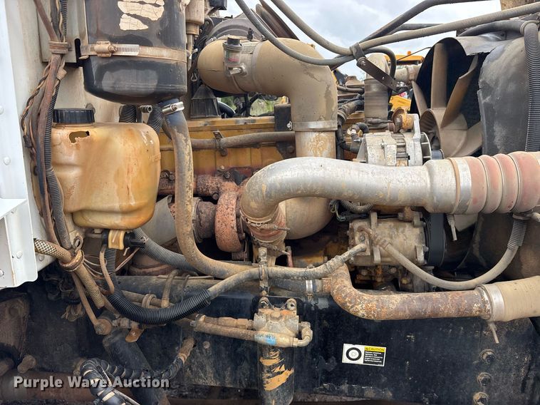 image for item OB9689 2001 Peterbilt 330 water truck