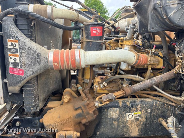 image for item OB9689 2001 Peterbilt 330 water truck